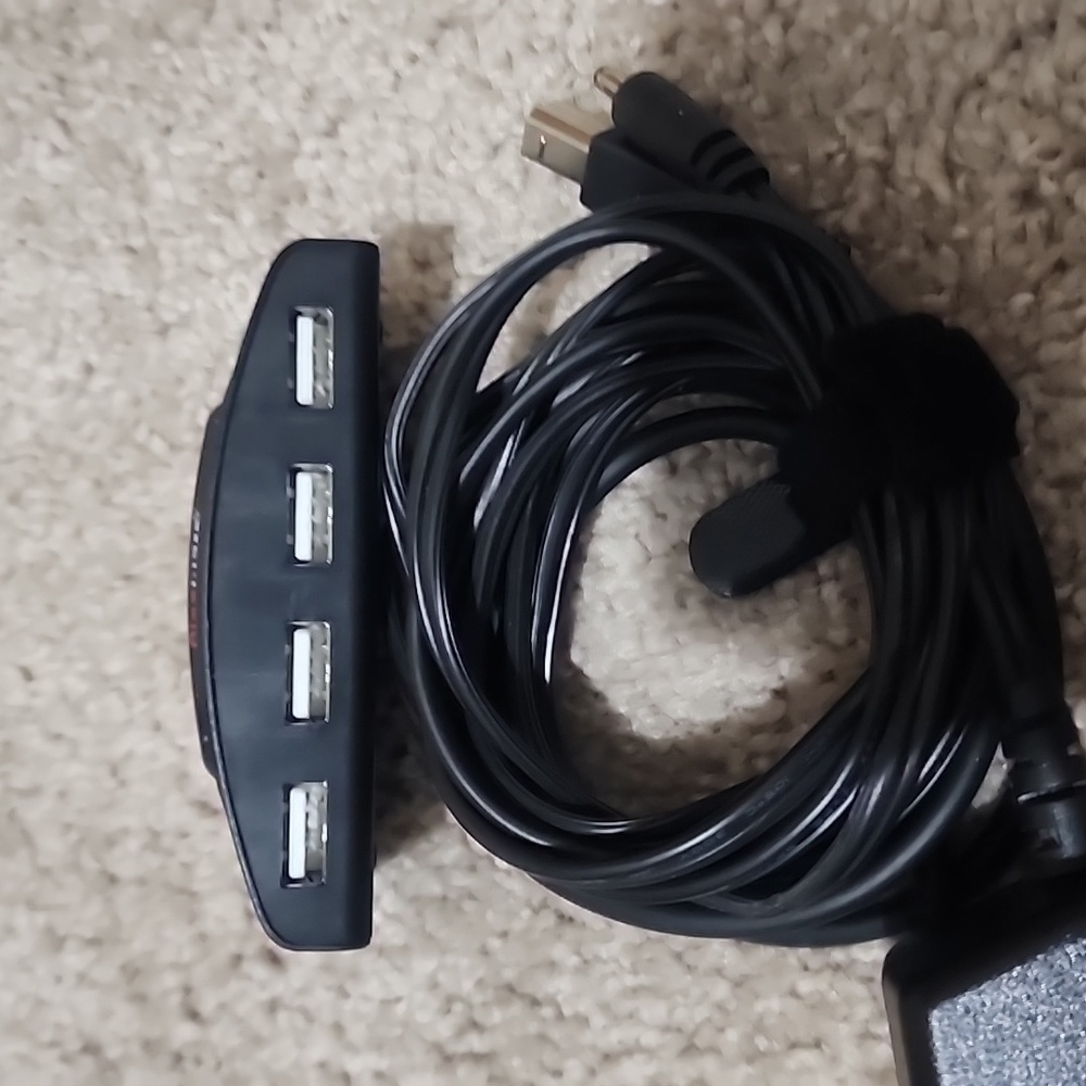 Gigaware headphones with microphone and 4-port hub - Picture 3 of 4
